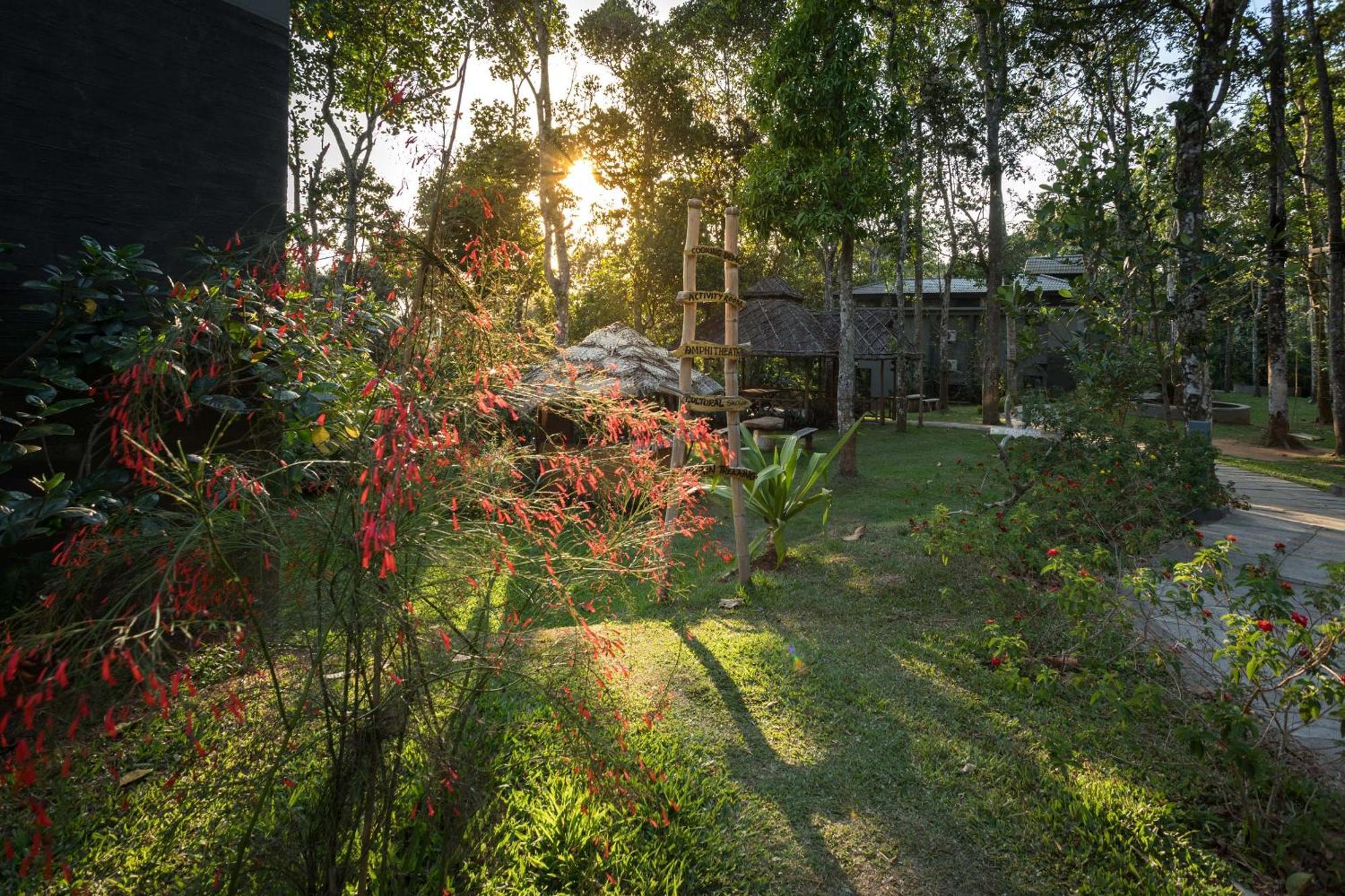 เดอะ เมาน์เท็น คอร์ตยาร์ด Hotel เทกคาดี ภายนอก รูปภาพ